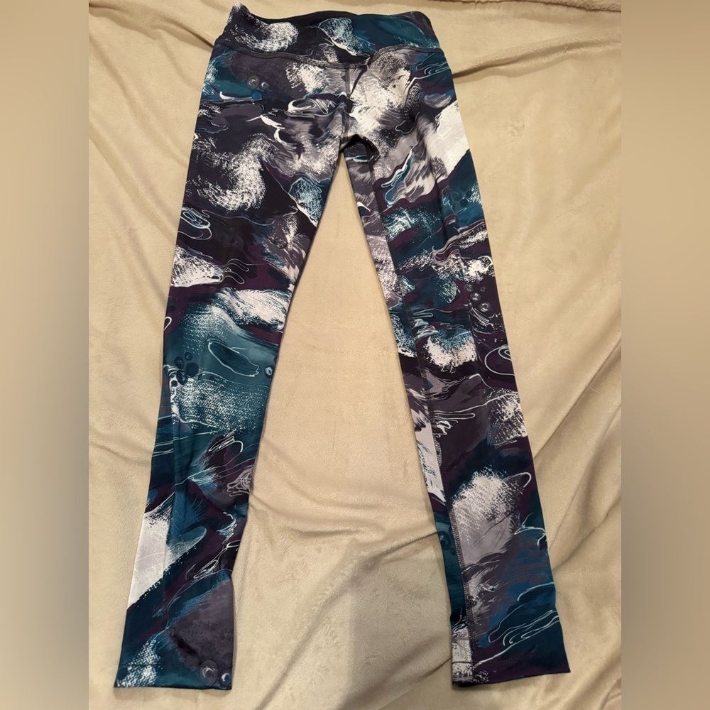 Beyond Yoga Black and White Leggings